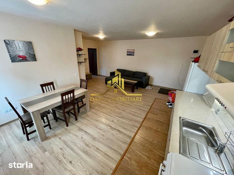 Apartament cu 3 camere, mobilat în Între Lacuri
