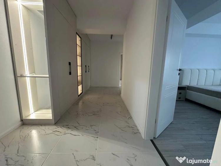 Apartament cu 3 camere semidecomandat în Copou