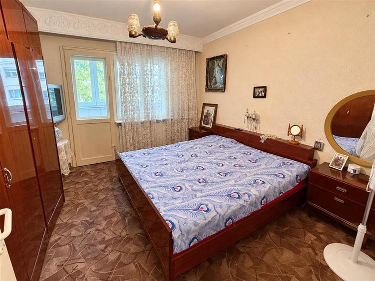 Apartament cu 4 camere decomandat, mobilat în Vasile Aaron