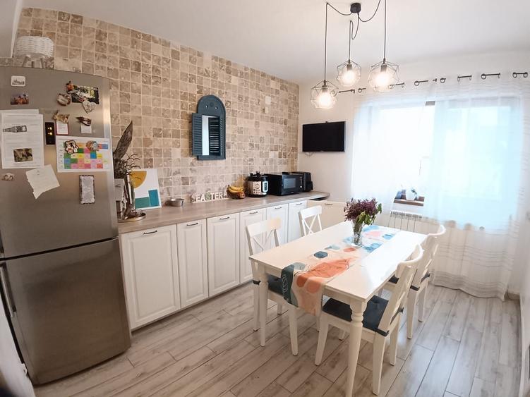 Duplex cu 4 camere cu Canalizare în Sud-Est