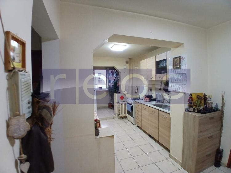Apartament cu 3 camere, mobilat în Dristor