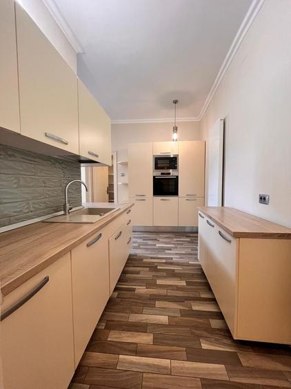 Apartament cu 3 camere în Punctele Cardinale