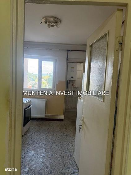 Apartament cu 2 camere semidecomandat, mobilat în Trivale