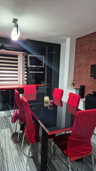Apartament cu 3 camere decomandat în Lăpuș