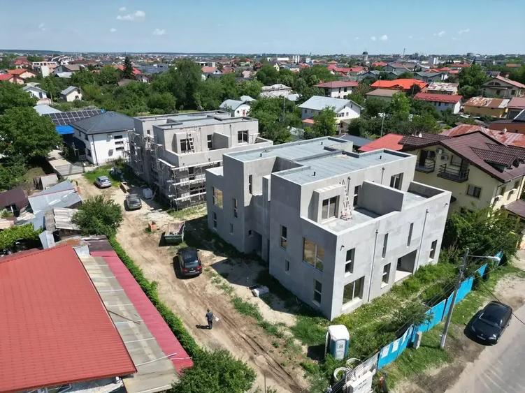 Casă cu 4 camere cu Canalizare în Vest