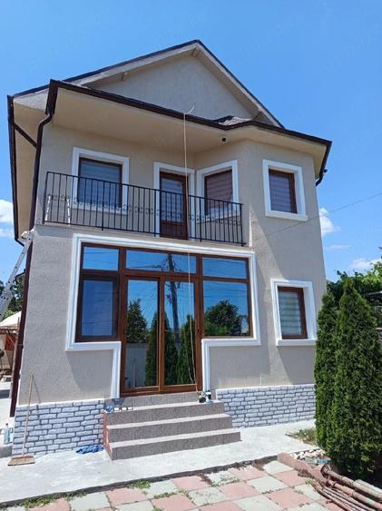 Casă cu Teren 250 Mp în Central