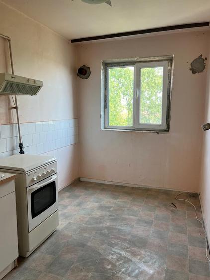Apartament cu 3 camere semidecomandat în Valea Călugărească