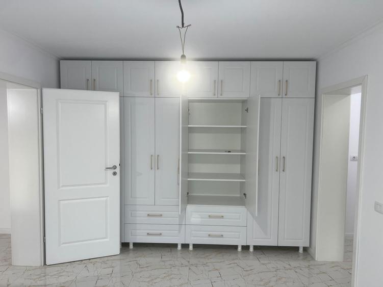 Apartament cu 3 camere semidecomandat în Crișan