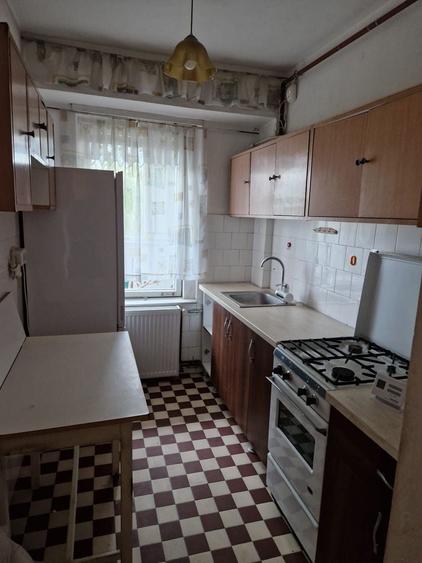 Apartament cu 3 camere decomandat în Polivalentă