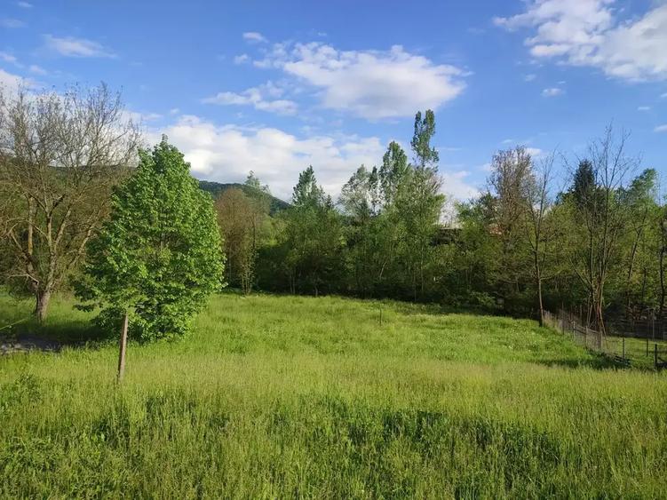 Teren intravilan de 1400 mp, în Sultanu