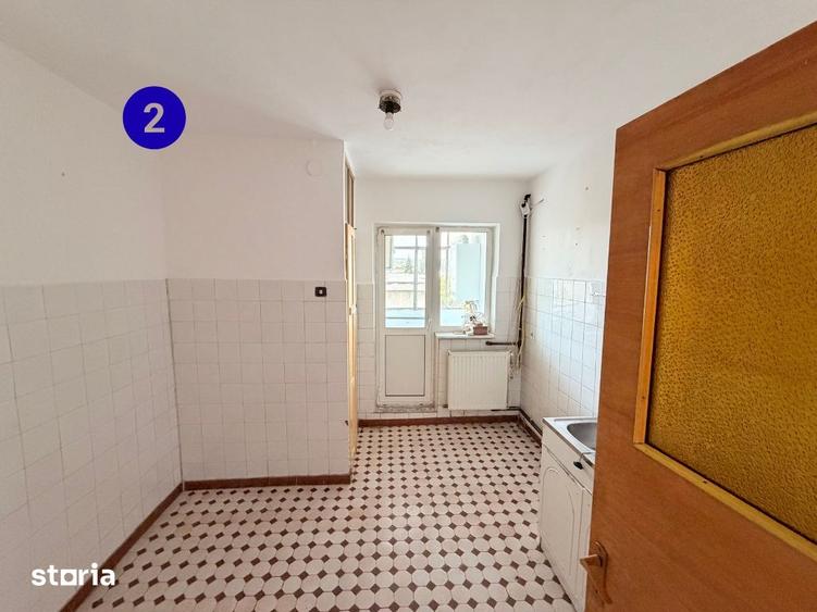 Apartament cu 3 camere decomandat în Calea București