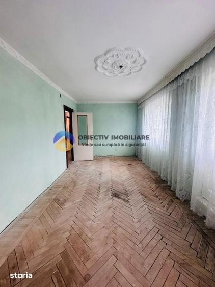 Apartament cu 4 camere decomandat în Ceahlău