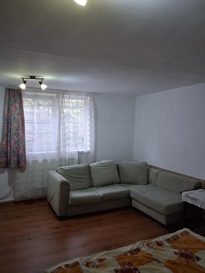 Garsonieră decomandată în Central