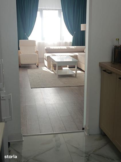 Apartament cu 3 camere decomandat în Petros