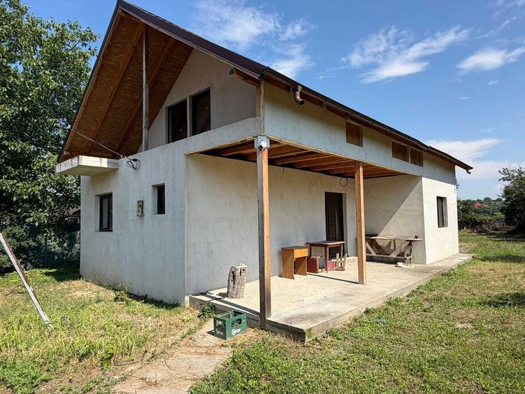 Casă cu 4 camere în Săpoca