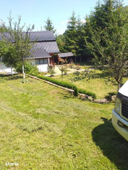 Casă cu 4 camere cu Teren 1228 Mp în Vama