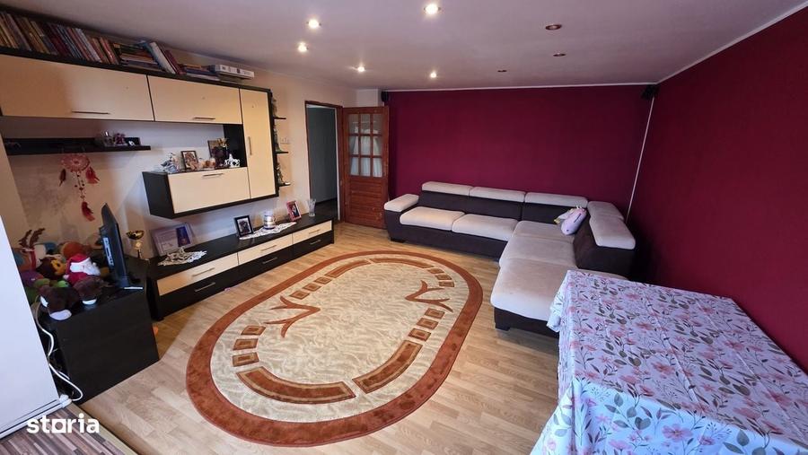 Apartament cu 3 camere în Mircea-Vodă