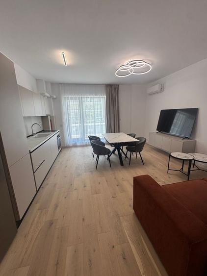 Apartament cu 3 camere decomandat în Nord-Est