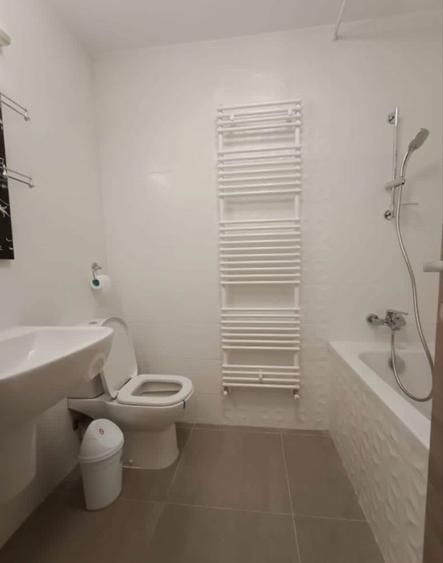 Apartament cu 3 camere decomandat în Lujerului