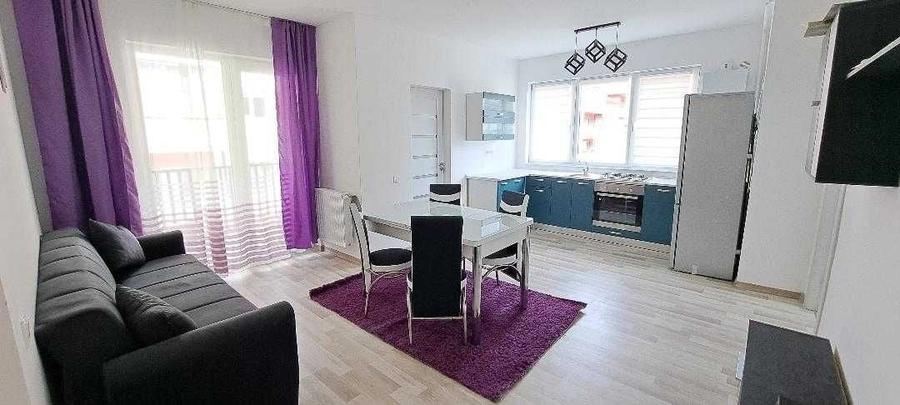 Apartament cu 3 camere decomandat în Florești