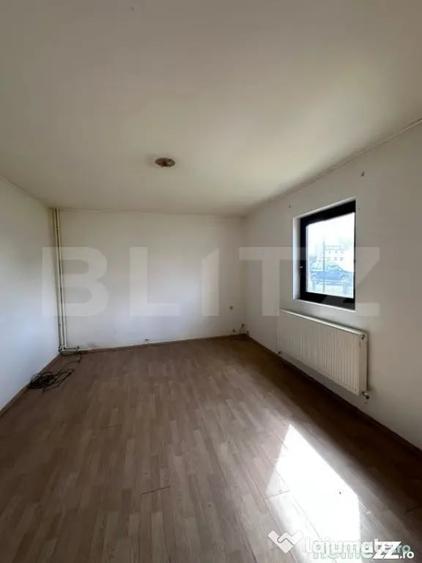 Casă cu 10 camere cu Teren 1200 Mp în Rădăuți