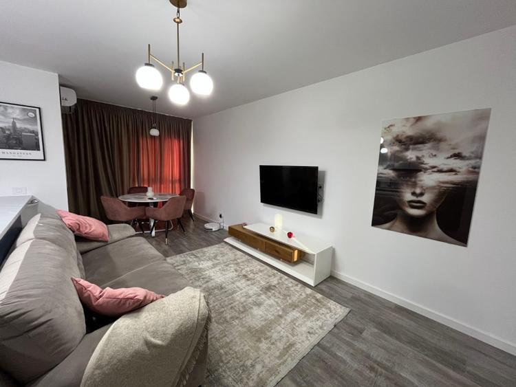 Apartament cu 2 camere semidecomandat, mobilat în Pajura