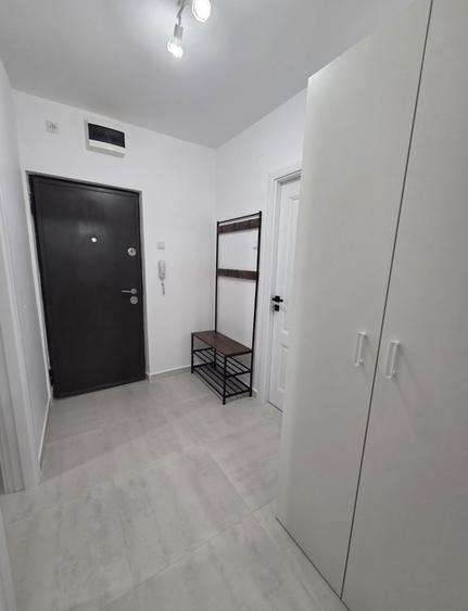 Garsonieră decomandată în Titan