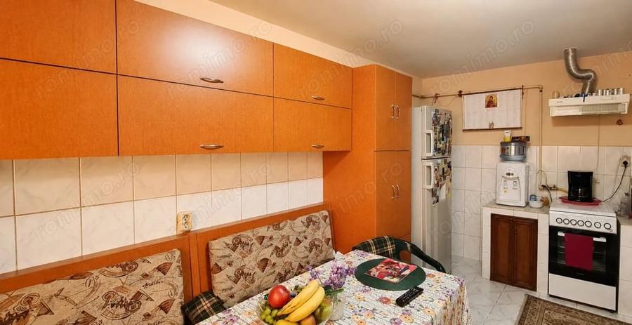 Casă cu Teren 1348 Mp în Giarmata