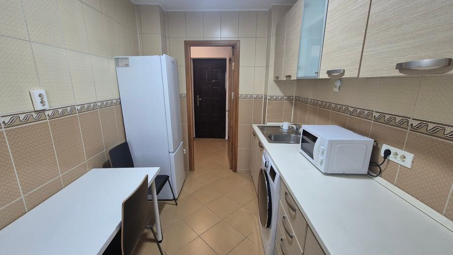 Apartament cu 2 camere decomandat în Lacul Tei