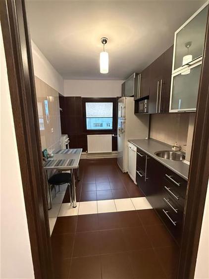 Apartament cu 2 camere decomandat, mobilat în P-ța Mihai Viteazu