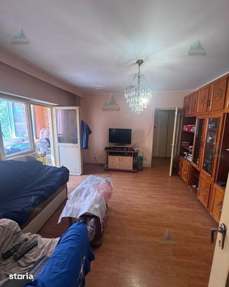 Apartament 3 camere de vanzare Zona Centrala - 10