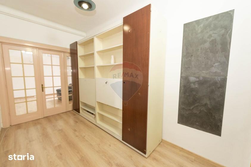 Apartament cu 3 camere în Vitan