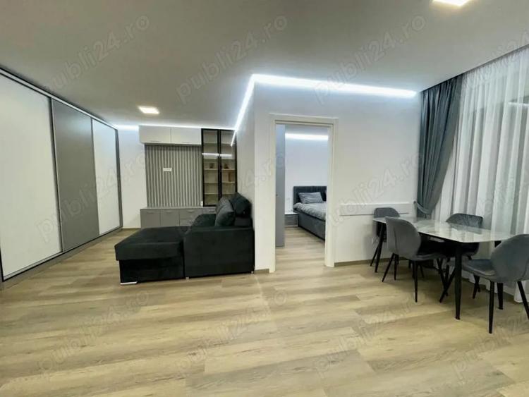 Apartament cu 2 camere decomandat în Central