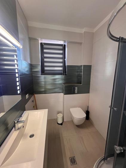 Penthouse cu 3 camere semidecomandat în Dorobanți