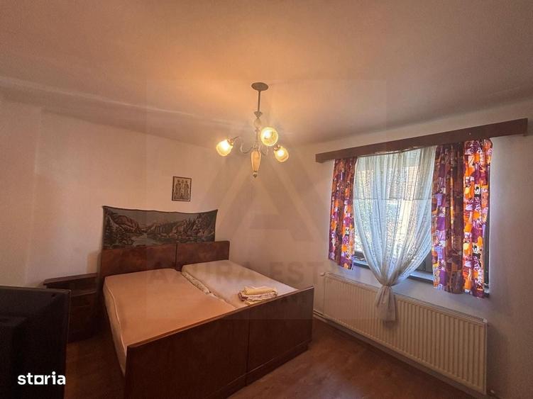 Casă cu 3 camere decomandat în Central