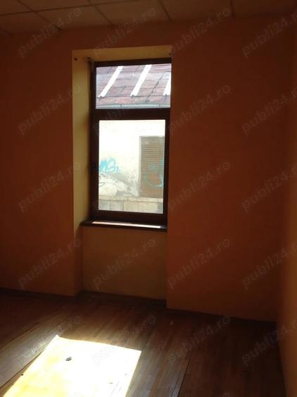 Apartament cu 3 camere semidecomandat în Ultracentral
