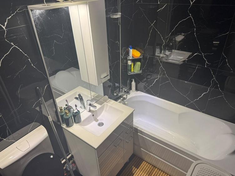 Apartament cu 3 camere decomandat, mobilat în Berceni