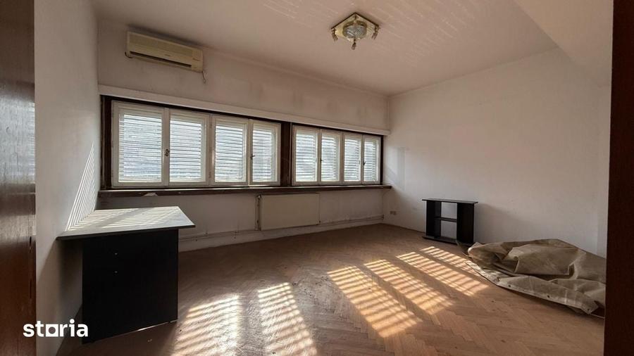 Apartament cu 6 camere în Aviatorilor