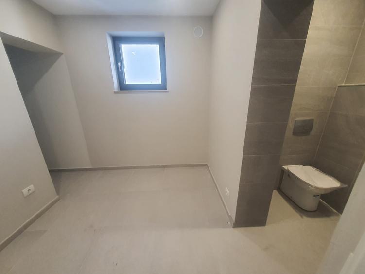 Casă cu 6 camere cu Canalizare în Domenii