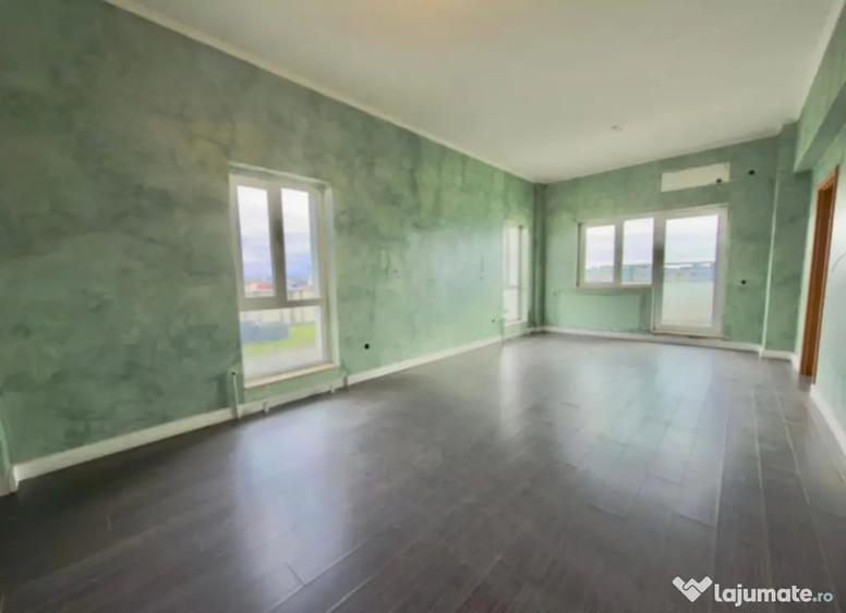 Apartament cu 5 camere decomandat în Central