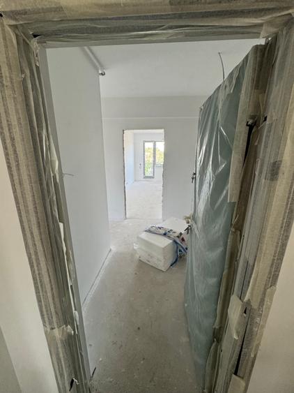 Apartament cu 2 camere decomandat în 1 Mai