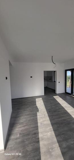 Casă cu 3 camere în Tulucești