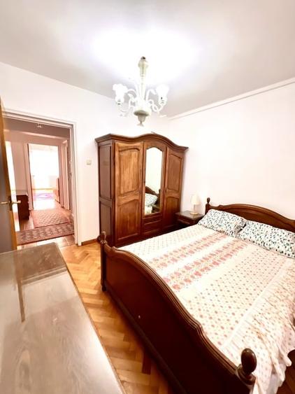 Apartament cu 4 camere decomandat în Unirii