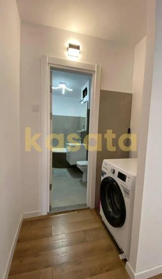 Apartament cu 3 camere semidecomandat, mobilat în Colentina