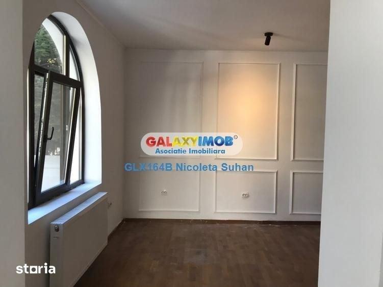 Casă cu 8 camere cu Teren 350 Mp în Aviatorilor