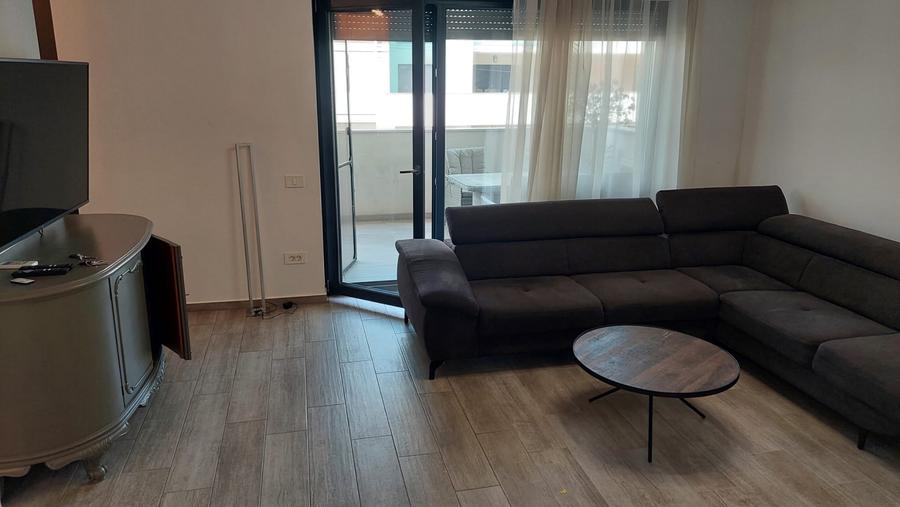 Apartament cu 3 camere, mobilat în Dumbrăvița