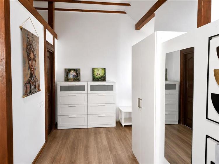 Casă individuală cu 2 camere cu Teren 350 Mp în Craiter