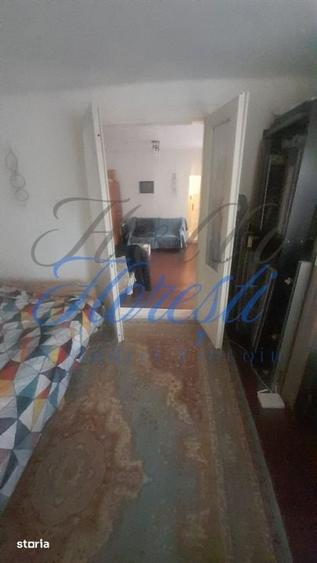 Casă cu 2 camere cu Teren 792 Mp în Florești