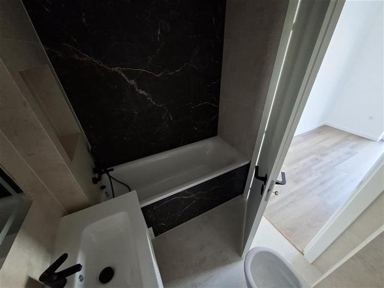 Apartament cu 3 camere semidecomandat în Iris