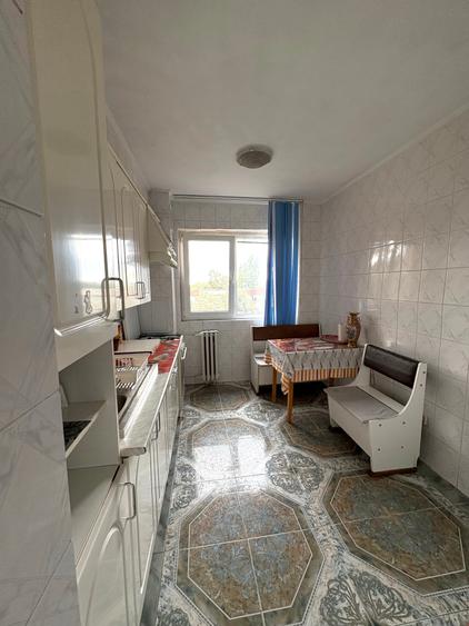 Apartament cu 3 camere decomandat în Rahova